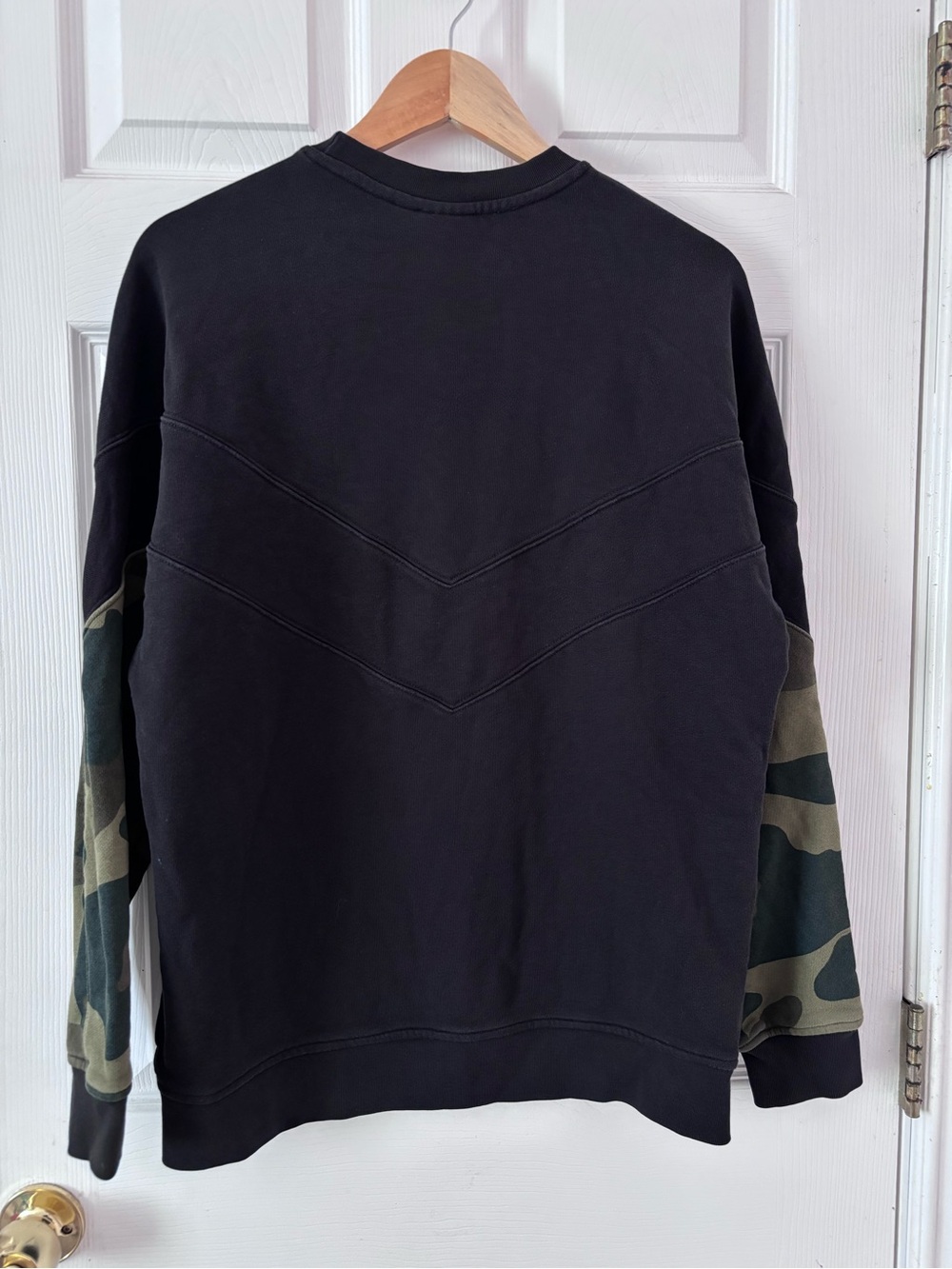 adidas Originals Mens Camo Sleeve Chevron Crewneck Sweatshirt Black Size M - Picture 2 of 6